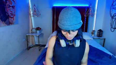 Snapshot of luxiel_ chatting on 06/12/26, 10:19 Luxiel 3 online show from 06/12/26, 10:19