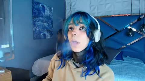 Snapshot of luxiel_ chatting on 06/18/26, 09:30 Luxiel 3 online show from 06/18/26, 09:30