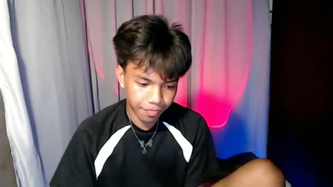 Snapshot of luxirfy_xx chatting on 04/27/26, 05:44 luxirfy online show from 04/27/26, 05:44