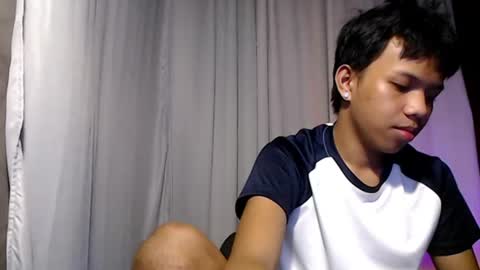 Snapshot of luxirfy_xx chatting on 07/31/26, 04:17 luxirfy online show from 07/31/26, 04:17