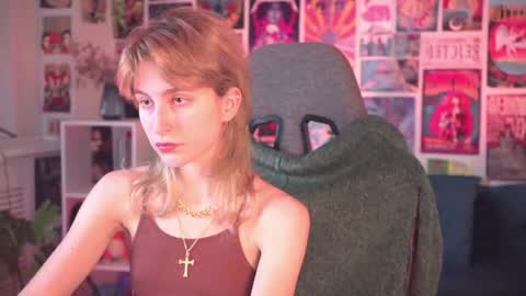 Snapshot of luxrayi chatting on 01/16/25, 06:03 Ray online show from 01/16/25, 06:03