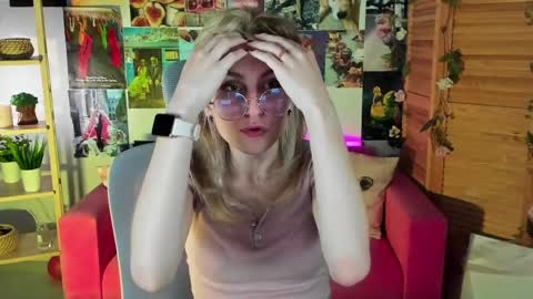 Snapshot of luxrayi chatting on 03/12/25, 06:33 Ray online show from 03/12/25, 06:33