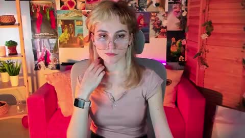 Snapshot of luxrayi chatting on 03/12/25, 09:35 Ray online show from 03/12/25, 09:35