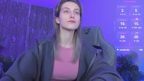 Snapshot of luxrayi chatting on 09/12/25, 08:53 Ray online show from 09/12/25, 08:53