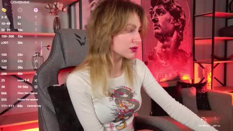 Snapshot of luxrayi chatting on 12/02/25, 02:17 Ray online show from 12/02/25, 02:17