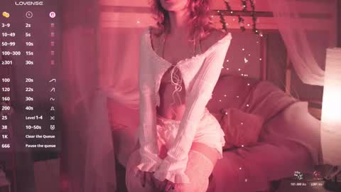 Snapshot of luxrayi chatting on 12/14/25, 02:50 Ray online show from 12/14/25, 02:50