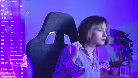 Snapshot of luxrayi chatting on 02/15/26, 11:30 Ray online show from 02/15/26, 11:30