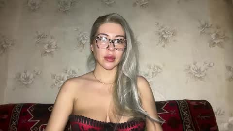 Snapshot of luxsonyastar chatting on 11/23/25, 01:22 LuxSonyaStar online show from 11/23/25, 01:22