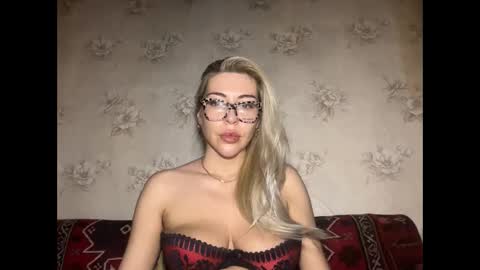 Snapshot of luxsonyastar chatting on 12/03/25, 12:58 LuxSonyaStar online show from 12/03/25, 12:58