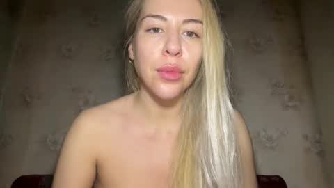 Snapshot of luxsonyastar chatting on 12/13/25, 09:31 LuxSonyaStar online show from 12/13/25, 09:31