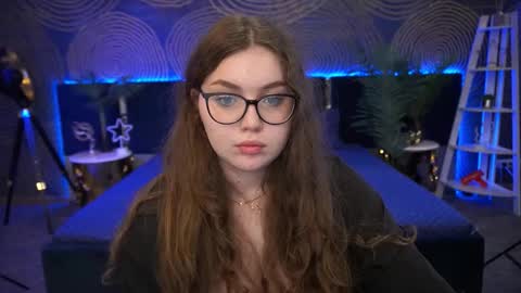 Snapshot of luxsopphia_ chatting on 09/27/25, 05:45 luxsopphia_ online show from 09/27/25, 05:45