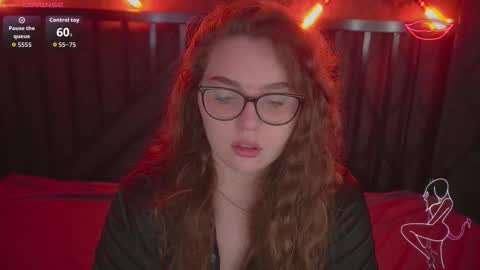 Snapshot of luxsopphia_ chatting on 10/20/25, 05:52 luxsopphia_ online show from 10/20/25, 05:52