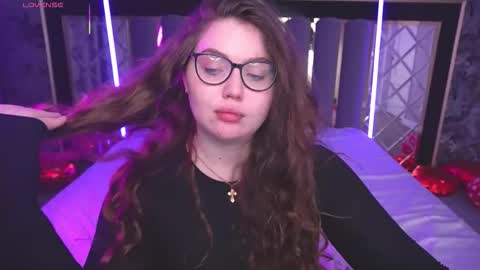 Snapshot of luxsopphia_ chatting on 02/16/26, 08:27 luxsopphia_ online show from 02/16/26, 08:27