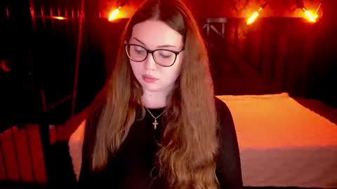 luxsopphia_ online show from 06/16/26, 12:41