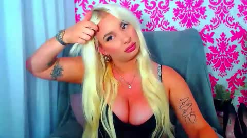 Luxuriaa online show from 09/25/25, 07:50