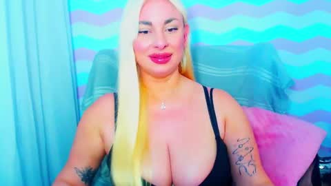 Snapshot of luxuriaaa chatting on 06/23/26, 05:55 Luxuriaa online show from 06/23/26, 05:55