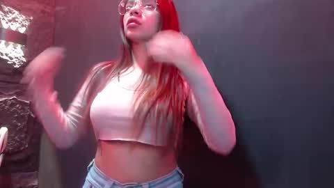 Snapshot of luxury_02 chatting on 11/26/25, 05:47 Luxury online show from 11/26/25, 05:47