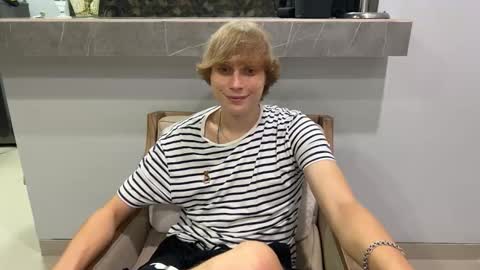 Snapshot of luxury_bob chatting on 03/07/26, 04:26 luxury_bob online show from 03/07/26, 04:26