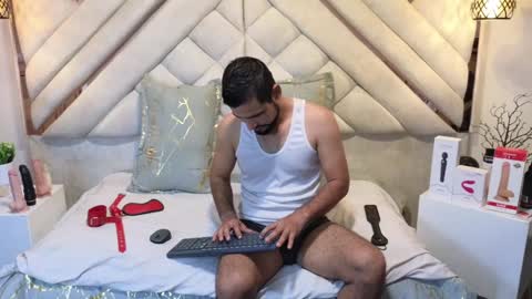 Lesly And Arnold online show from 02/05/25, 04:06