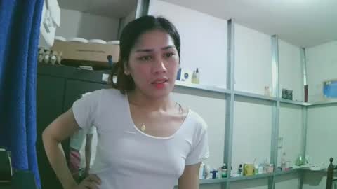 Snapshot of luxy27 chatting on 12/01/24, 10:53 nikke online show from 12/01/24, 10:53