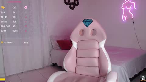 Snapshot of luzesmeraldaw chatting on 02/12/25, 03:49 luz  online 9pm hora colombia online show from 02/12/25, 03:49