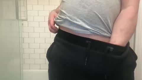 lvguynextdoor440656 online show from 05/04/26, 12:50