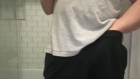 lvguynextdoor440656 online show from 05/12/26, 01:36