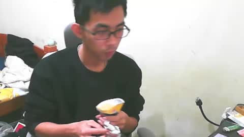 Snapshot of lvoe810930 chatting on 02/09/25, 01:35 lvoe810930 online show from 02/09/25, 01:35