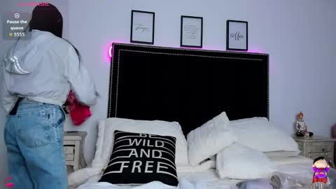 lya_brown online show from 02/04/26, 12:44