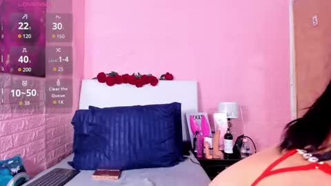 Snapshot of lyaa_collins_ chatting on 10/07/25, 10:56 Lya online show from 10/07/25, 10:56