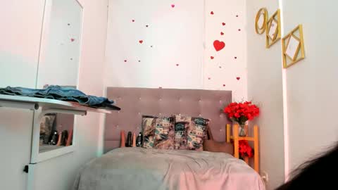 LyaBloom online show from 05/06/26, 10:42