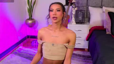 Snapshot of lyadumont chatting on 01/08/26, 05:54 LYA online show from 01/08/26, 05:54