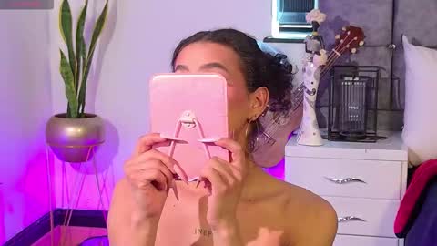 Snapshot of lyadumont chatting on 01/08/26, 08:11 LYA online show from 01/08/26, 08:11