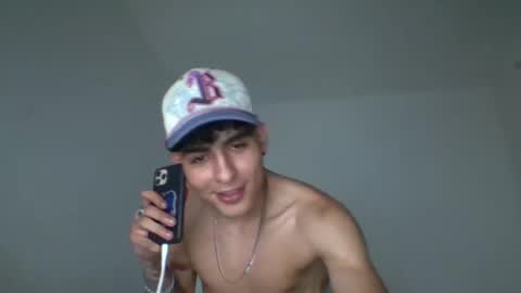 Snapshot of lyan_master_ chatting on 10/27/25, 04:38 Lyan online show from 10/27/25, 04:38