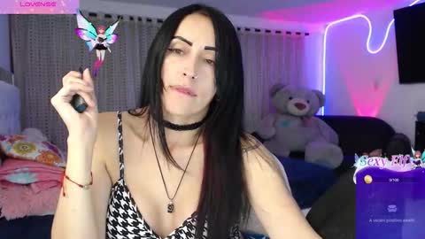 Lyann  online show from 12/22/25, 12:29