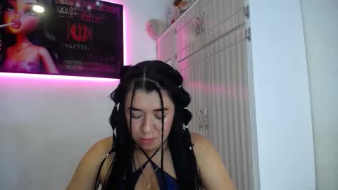 Snapshot of lyda20 chatting on 10/01/25, 01:33 lyda   online show from 10/01/25, 01:33