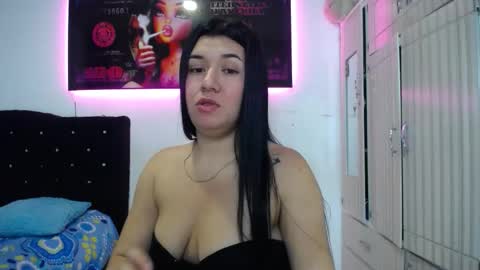 Snapshot of lyda20 chatting on 10/06/25, 03:37 lyda   online show from 10/06/25, 03:37