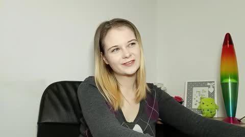 Snapshot of lydiasunny chatting on 11/05/25, 07:25 Lydia online show from 11/05/25, 07:25