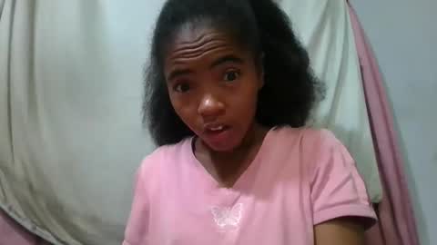 Snapshot of lydie856696 chatting on 06/09/26, 02:23 lydie856696 online show from 06/09/26, 02:23