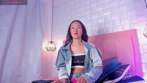 Lyhana Lee online show from 03/04/25, 12:22