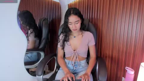 Lyhana Lee online show from 10/04/25, 12:14