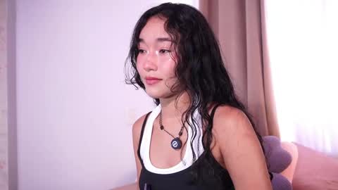Snapshot of lyhana_lee chatting on 04/18/26, 05:17 Lyhana Lee online show from 04/18/26, 05:17