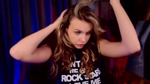 simply Eliza  online show from 10/04/25, 08:34