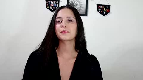 Snapshot of lyla205 chatting on 02/21/25, 02:28 lyla online show from 02/21/25, 02:28