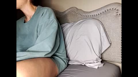 Snapshot of lylajades chatting on 12/02/24, 03:26 Olivia online show from 12/02/24, 03:26