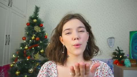 hi im Lyle online show from 12/12/24, 03:21