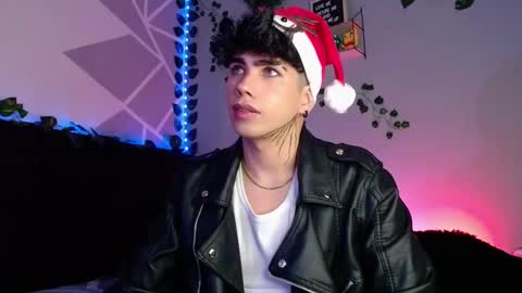 Lyle Bennett Freelance Model online show from 12/08/24, 10:19