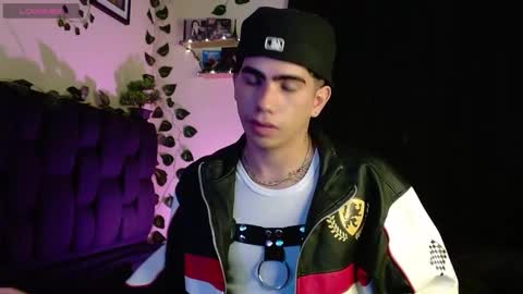 Lyle Bennett Freelance Model online show from 02/07/25, 02:04