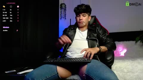 Lyle Bennett Freelance Model online show from 09/13/25, 12:49