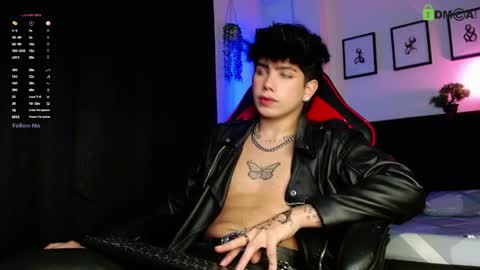 Snapshot of lylebennett_ chatting on 03/27/26, 11:32 Lyle Bennett Freelance Model online show from 03/27/26, 11:32
